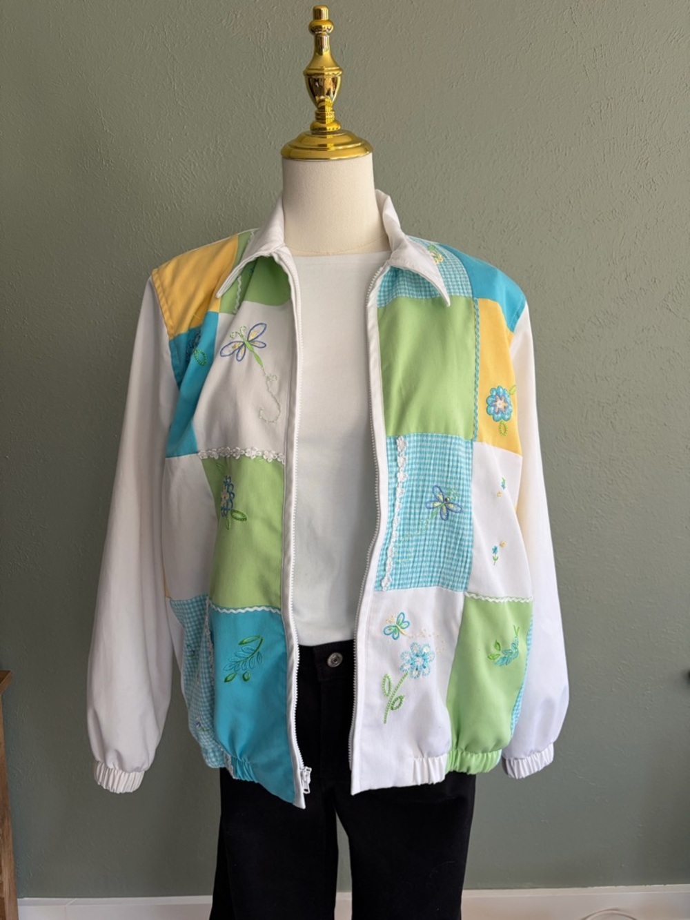 Vintage Alfred Dunner Patchwork Floral Windbreaker Jacket size 8P (runs small)